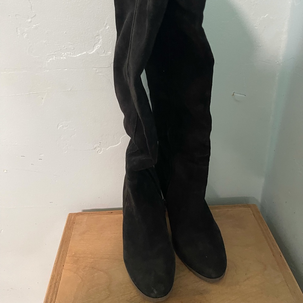 Charcoal suede boot. Only worn once. Super stylish
